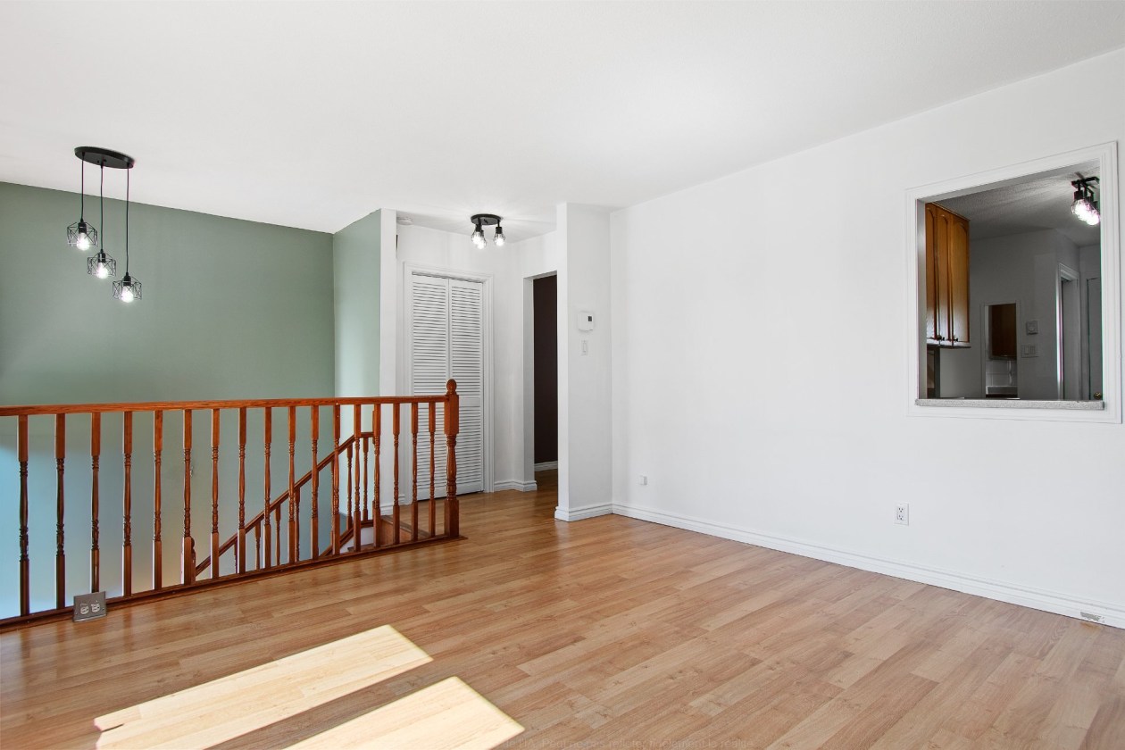 Salon — 65 Rue de Turin, Gatineau
