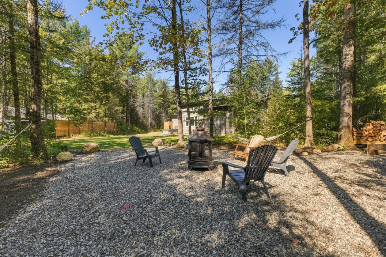 Cour — 132 Route 303, Otter Lake