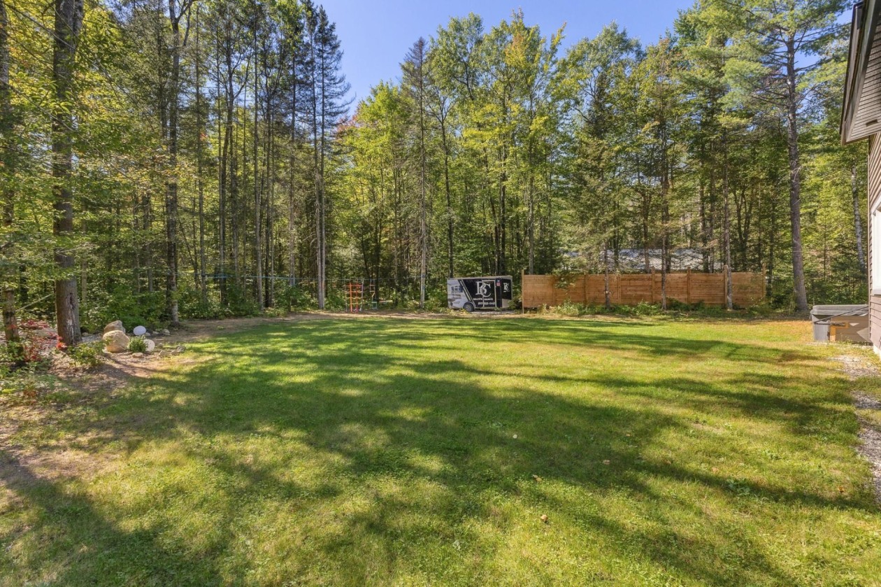 Cour — 132 Route 303, Otter Lake