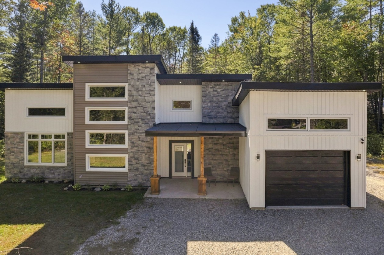Façade — 132 Route 303, Otter Lake