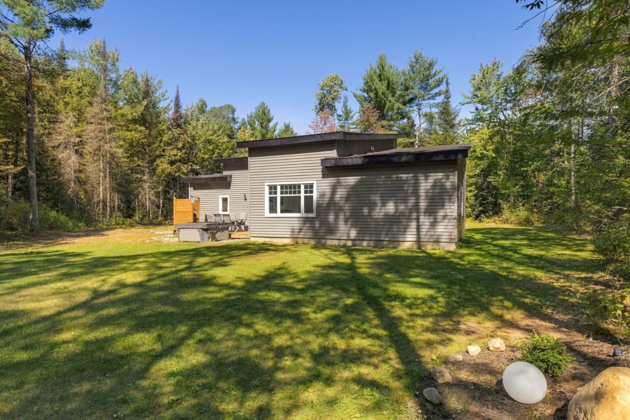 Face arrière — 132 Route 303, Otter Lake