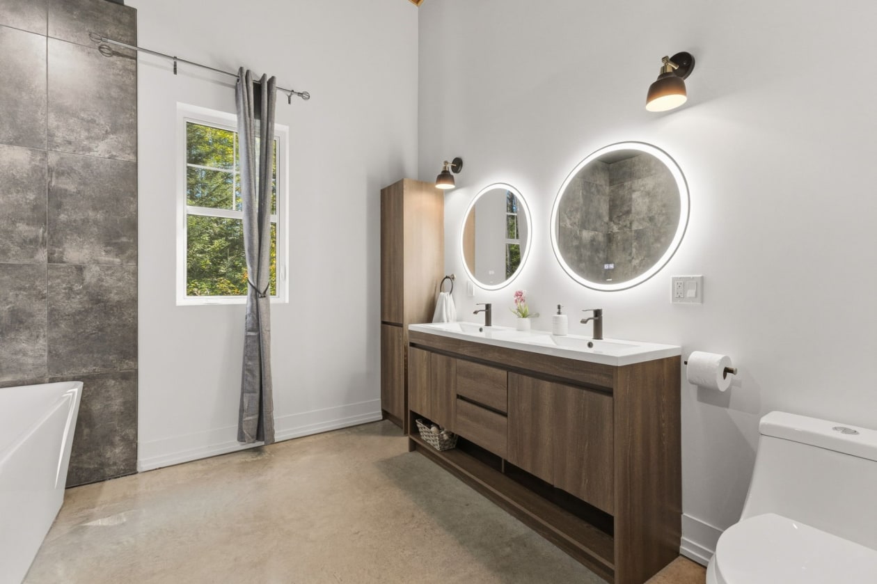 Salle de bains — 132 Route 303, Otter Lake