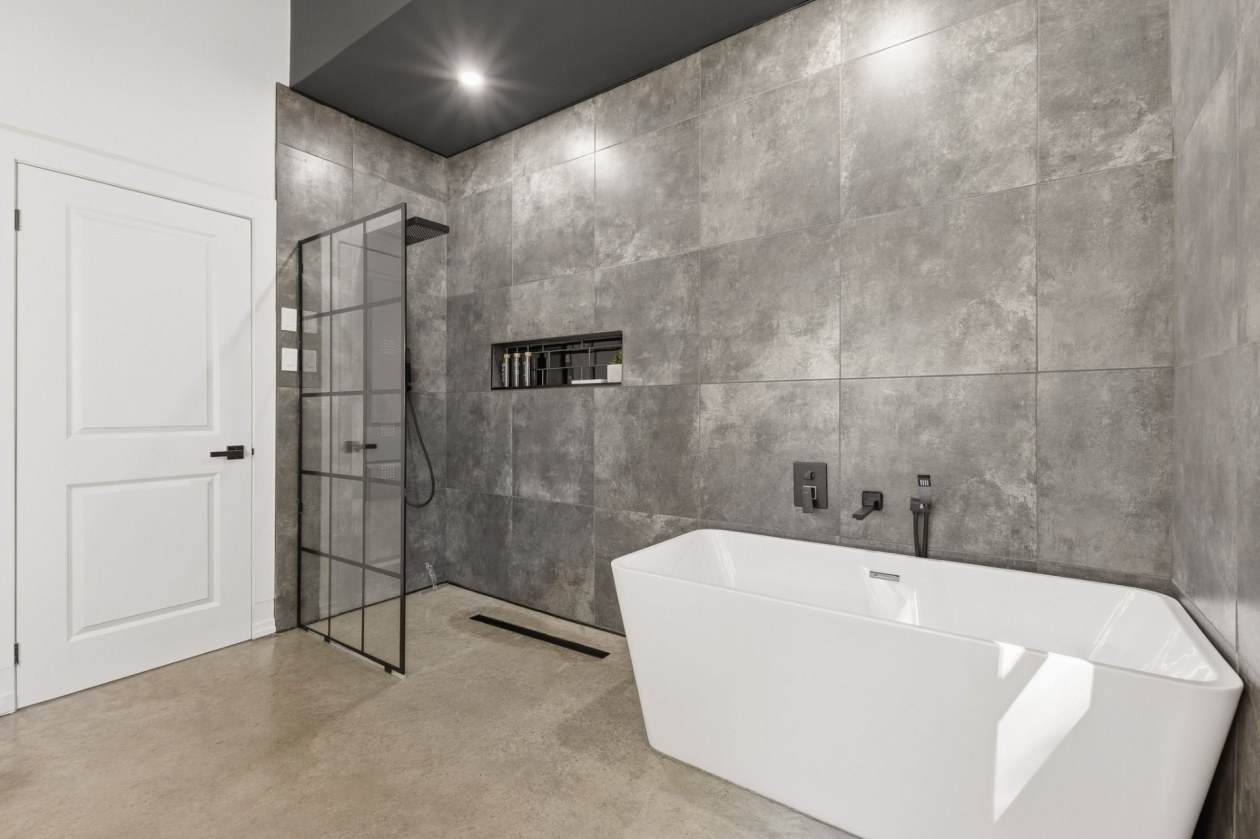 Salle de bains — 132 Route 303, Otter Lake