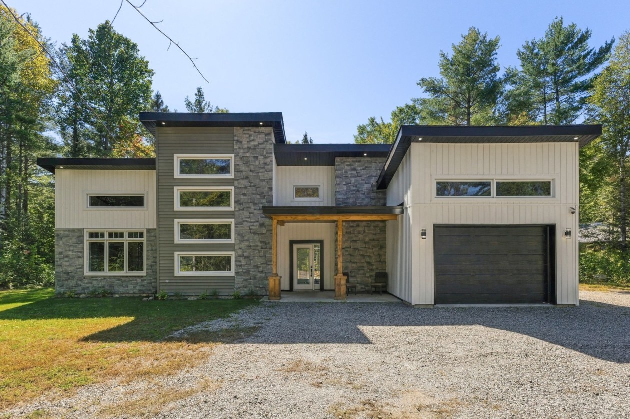Façade — 132 Route 303, Otter Lake