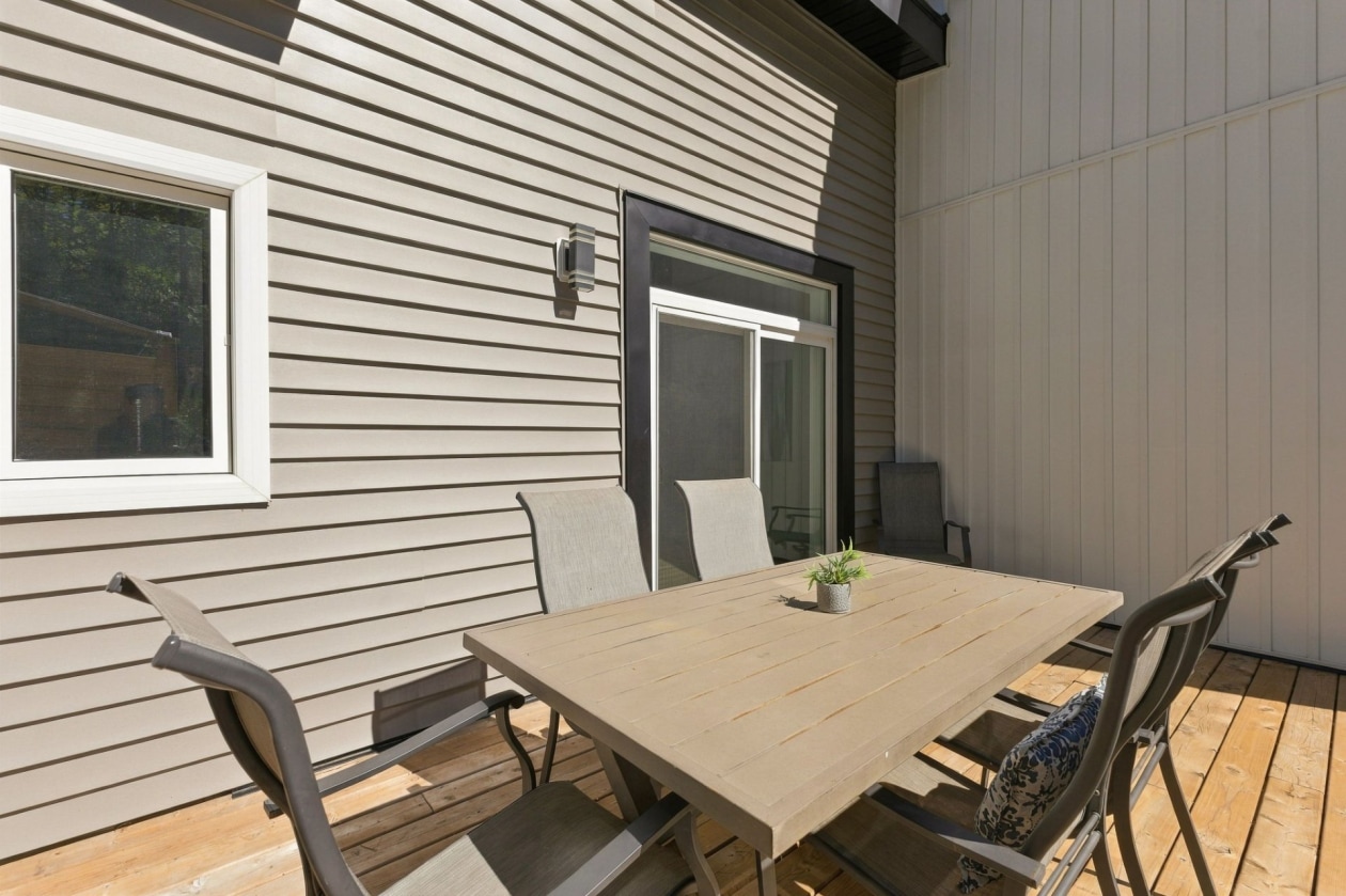 Cour — 132 Route 303, Otter Lake