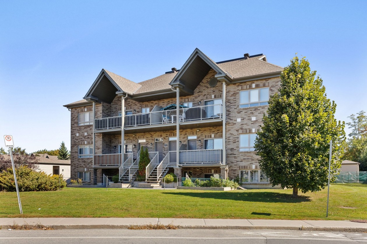 Façade — 20 Rue de Munich, Gatineau