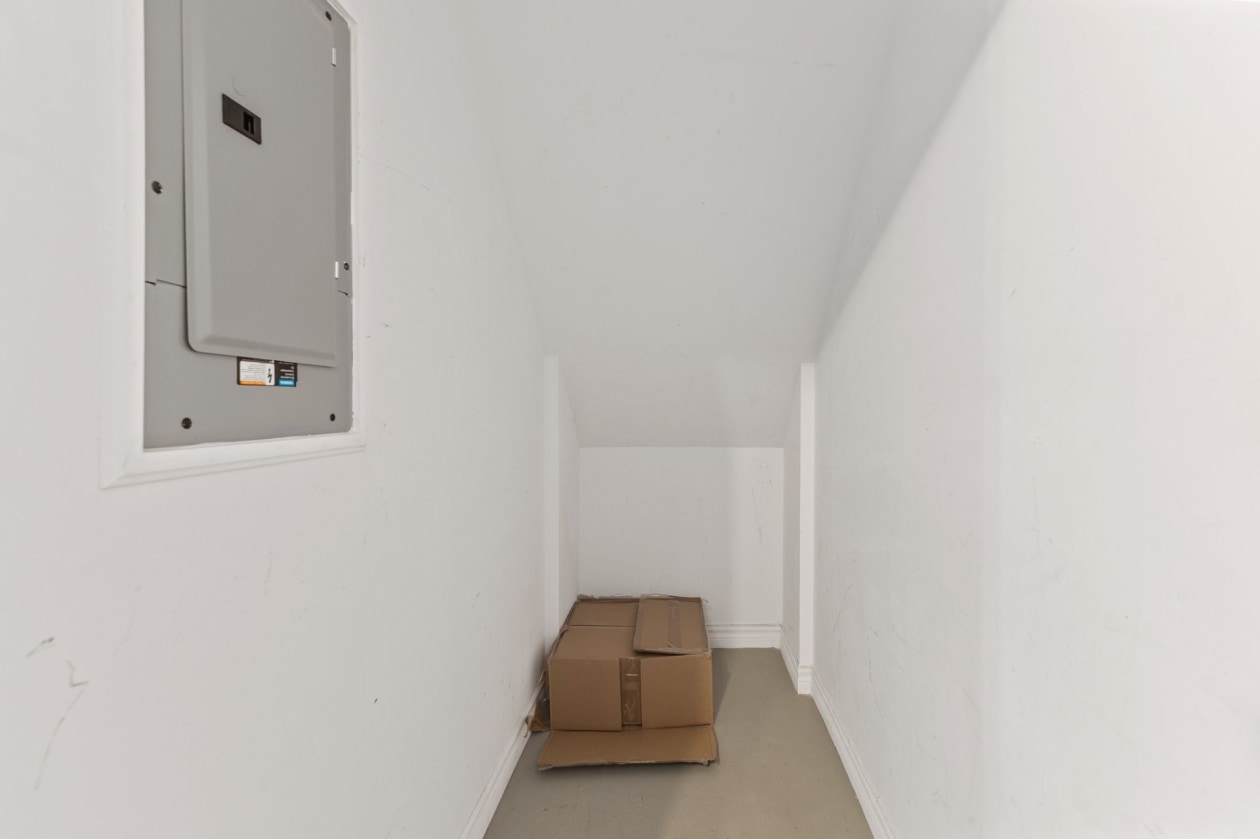 Rangement — 20 Rue de Munich, Gatineau