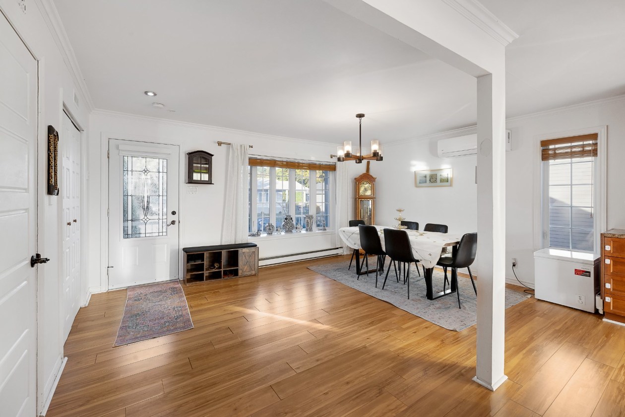 Salon — 3445 Rue Lefort, Trois-Rivières