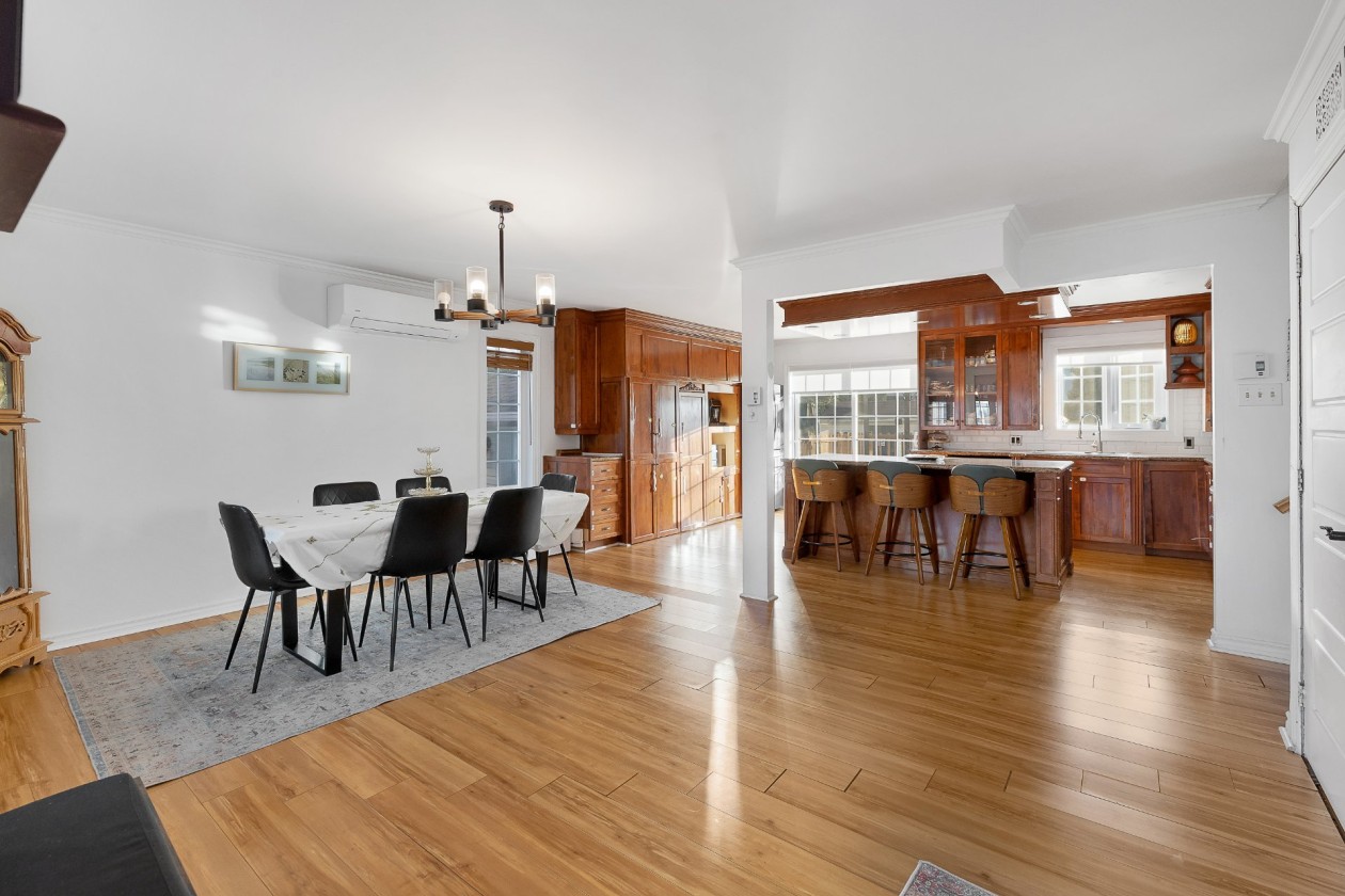 Salon — 3445 Rue Lefort, Trois-Rivières