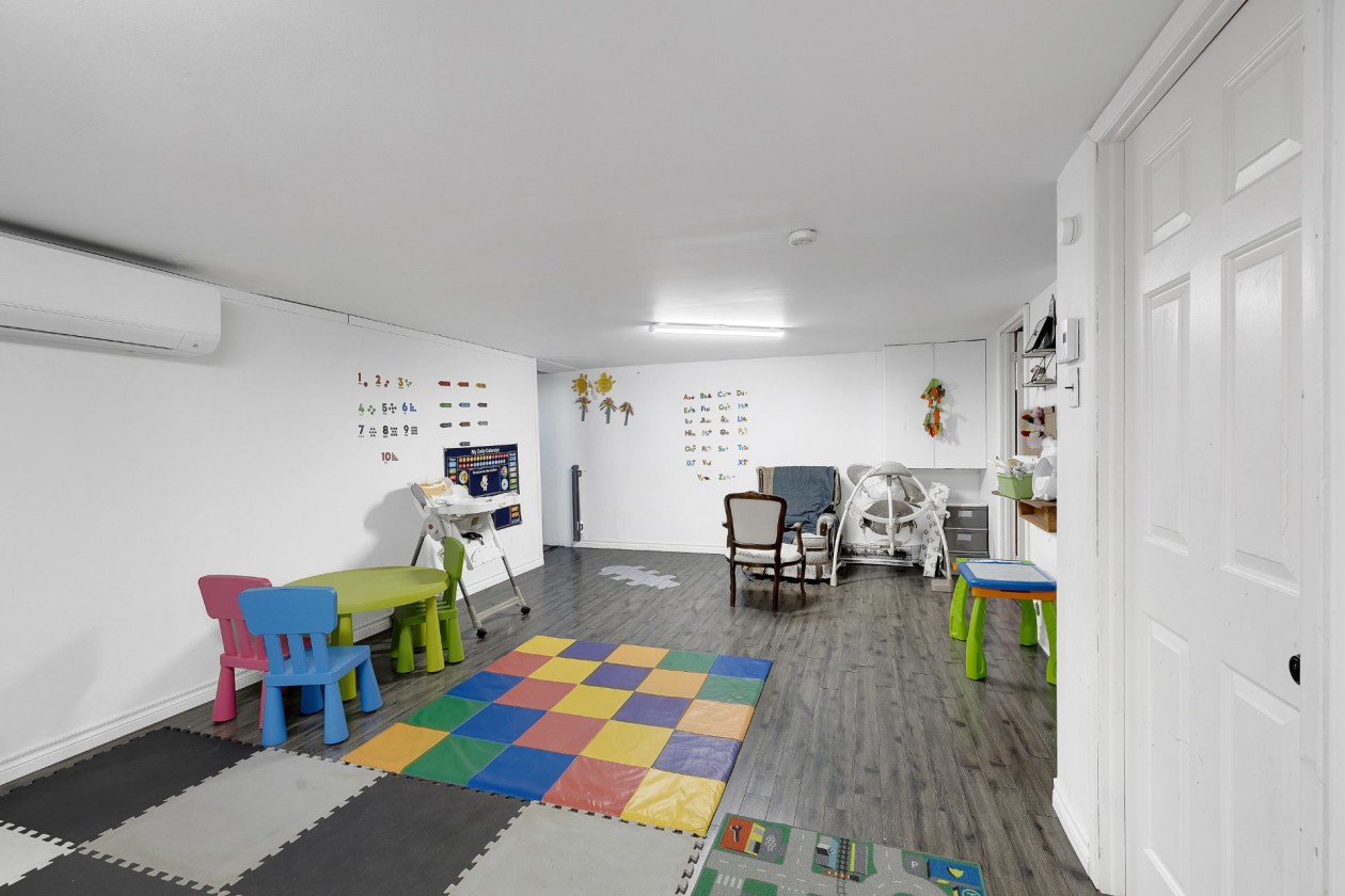 Salle familiale — 3445 Rue Lefort, Trois-Rivières