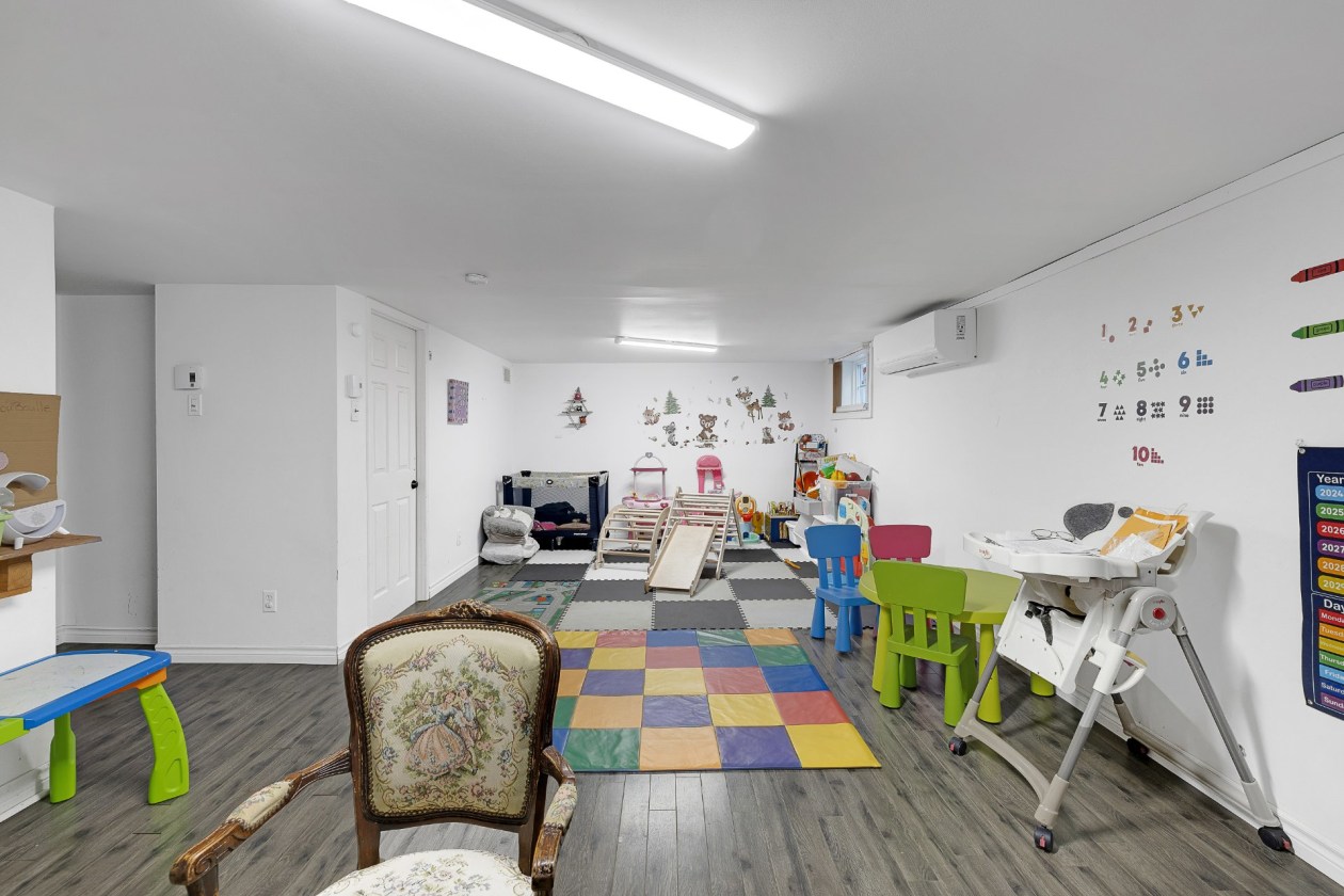 Salle familiale — 3445 Rue Lefort, Trois-Rivières