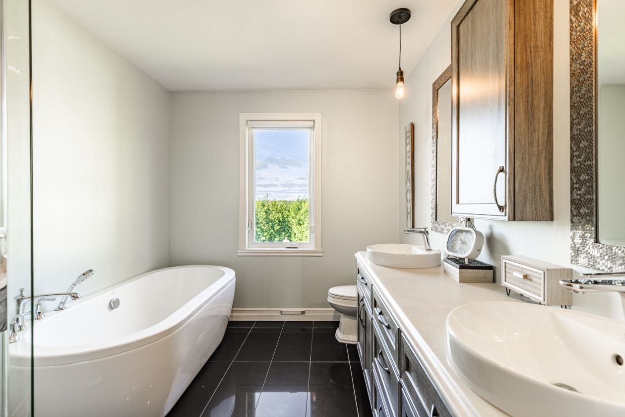 Salle de bains — 2095 Rue Richelieu, Saint-Marc-sur-Richelieu