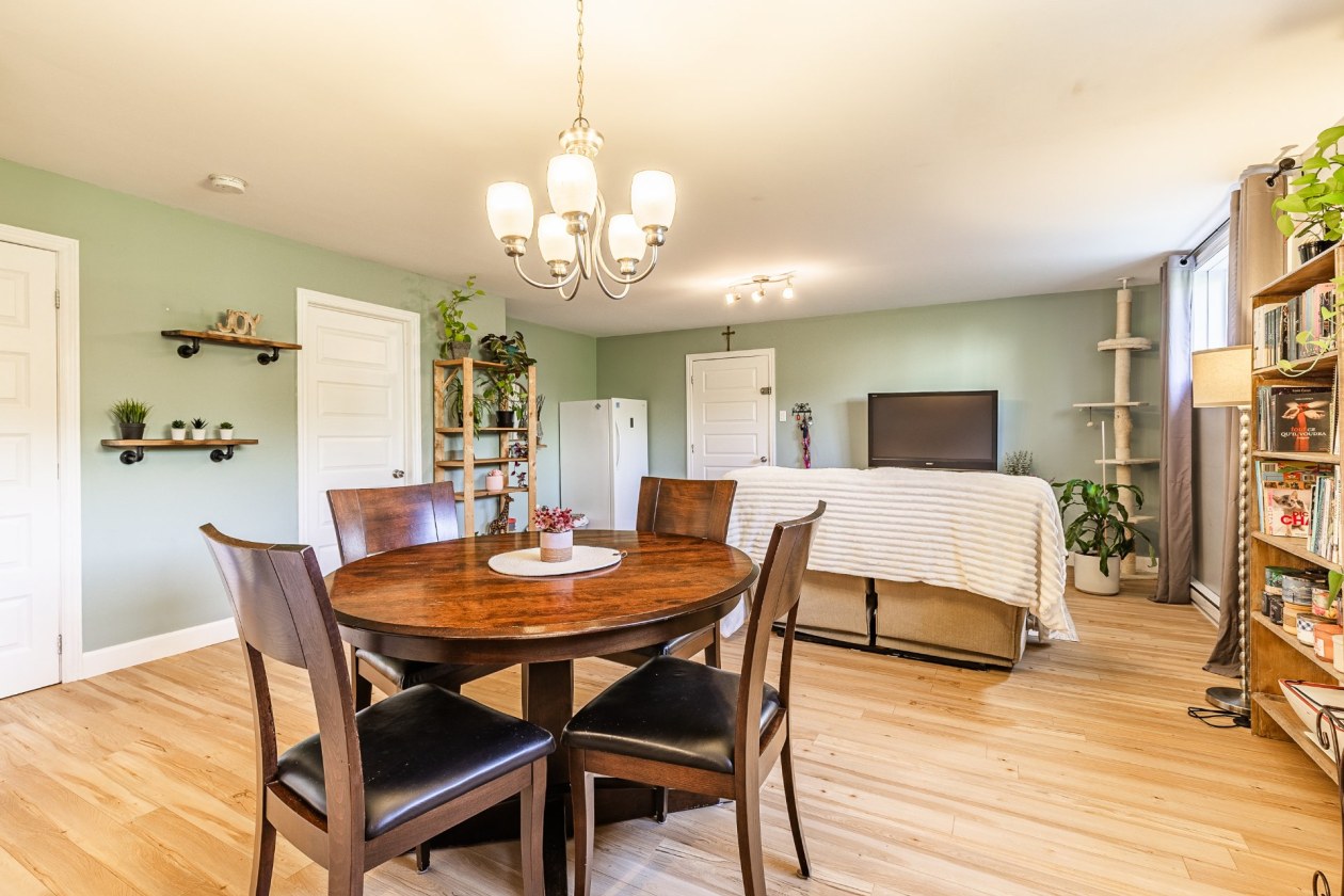 Salle à manger — 2095 Rue Richelieu, Saint-Marc-sur-Richelieu