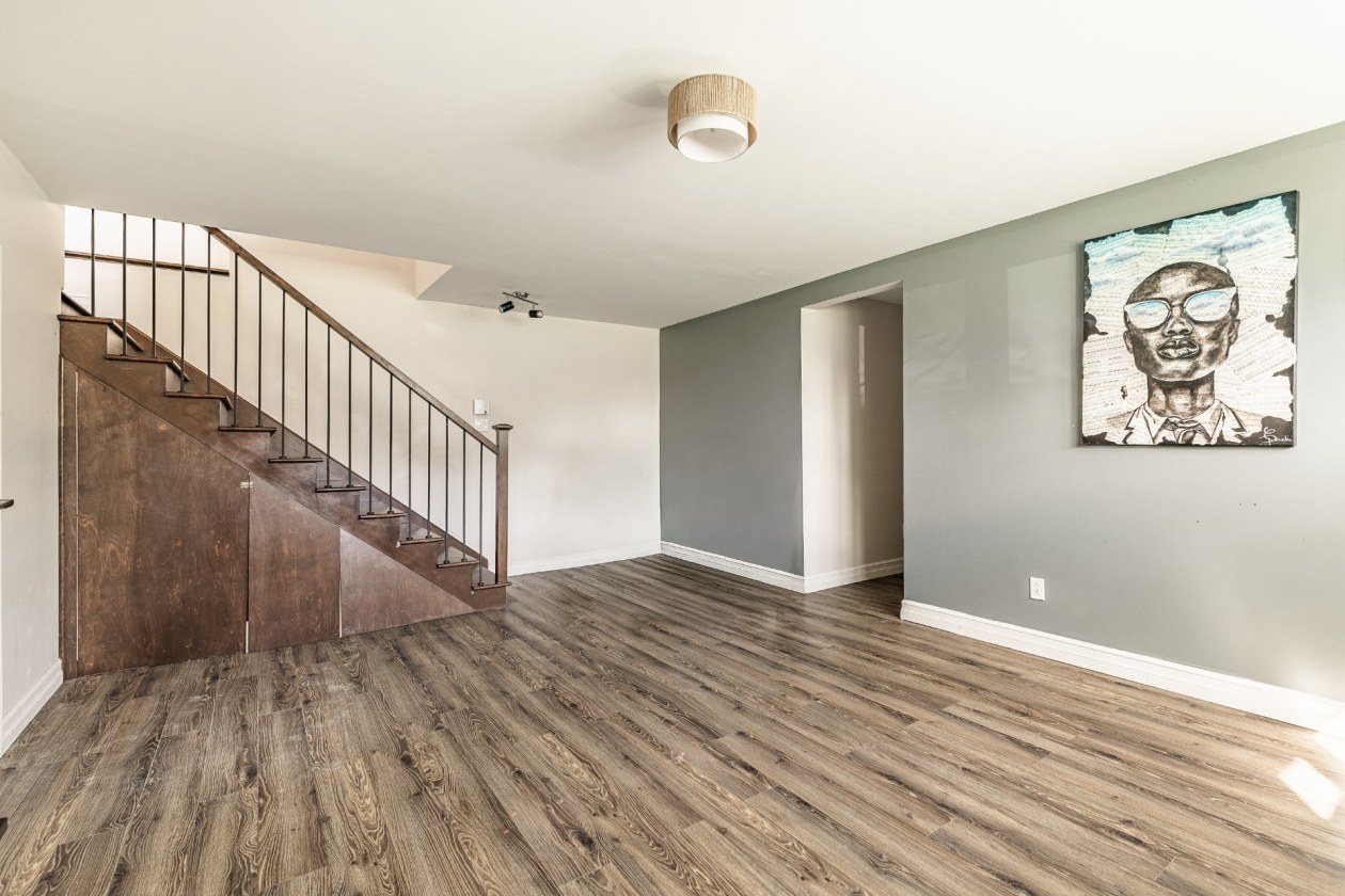 Salle familiale — 2095 Rue Richelieu, Saint-Marc-sur-Richelieu