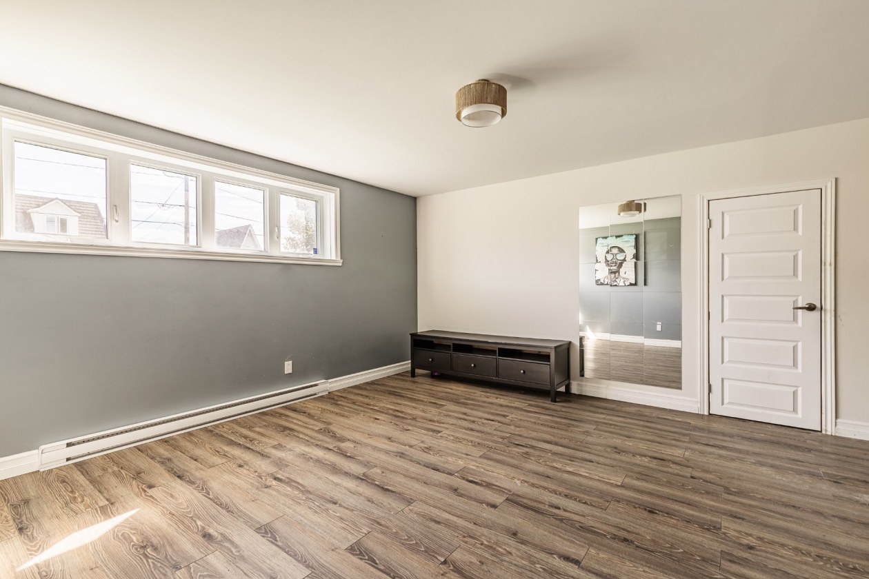 Salle familiale — 2095 Rue Richelieu, Saint-Marc-sur-Richelieu