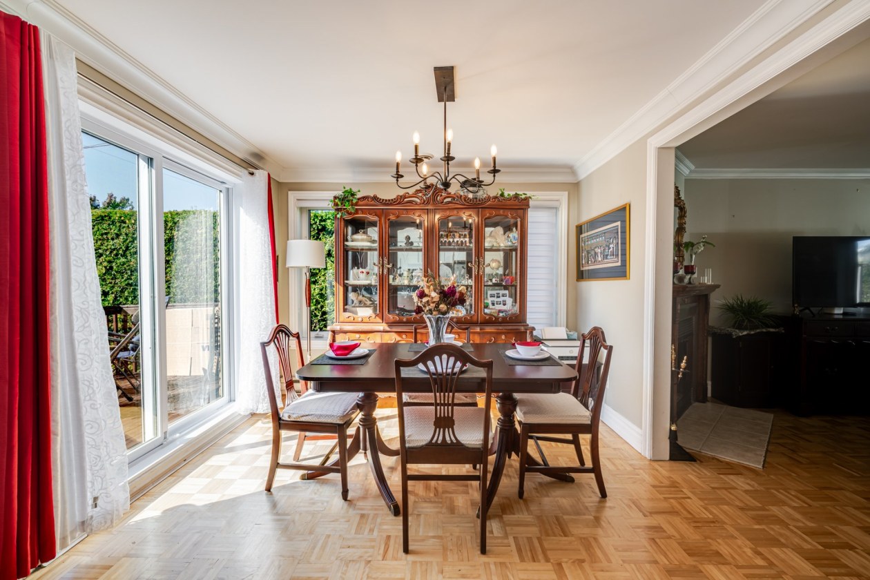 Salle à manger — 125 Rue Paradis, La Prairie