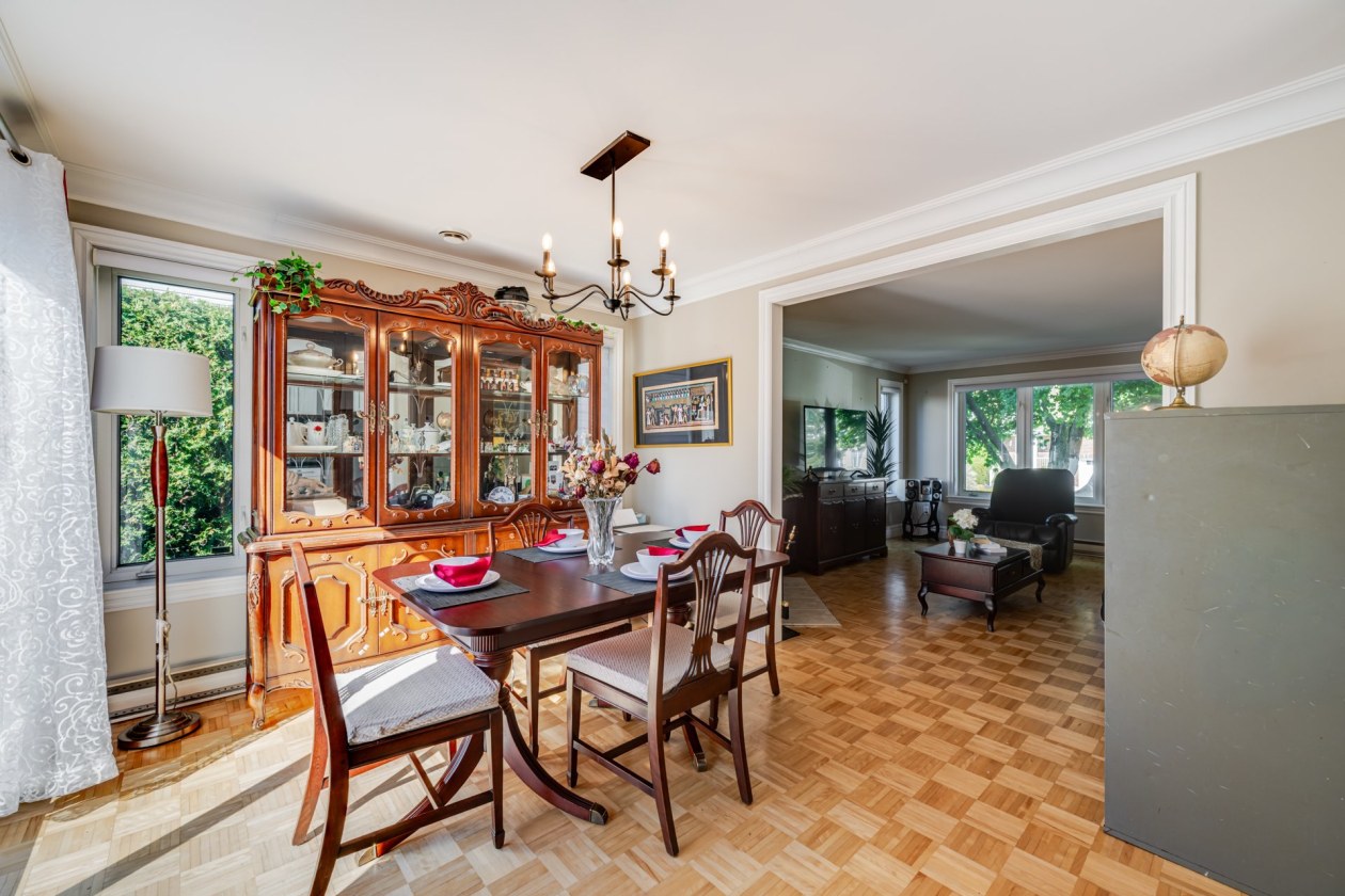 Salle à manger — 125 Rue Paradis, La Prairie