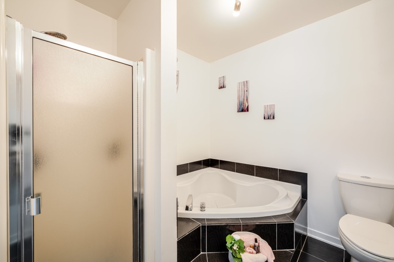 Salle de bains — 85 Rue Beauchemin, La Prairie