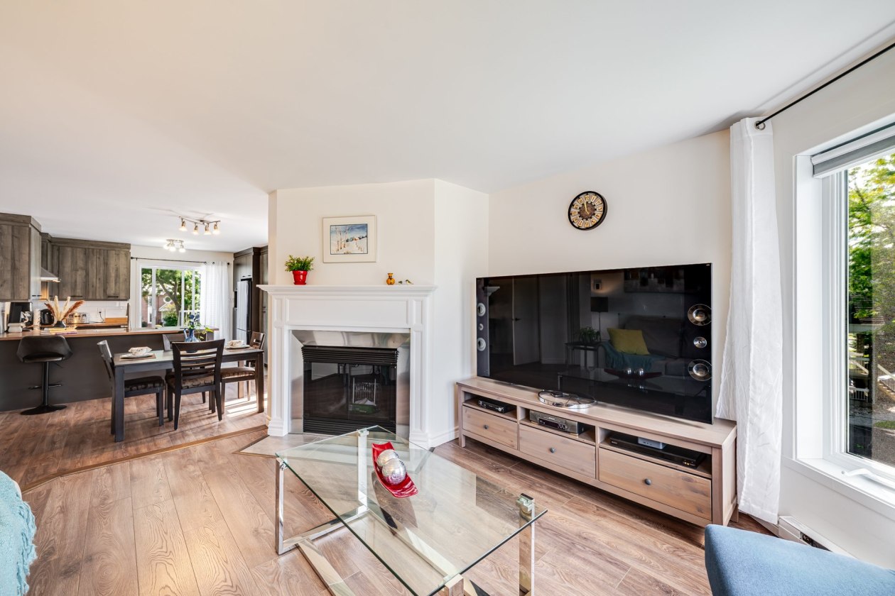 Salon — 85 Rue Beauchemin, La Prairie