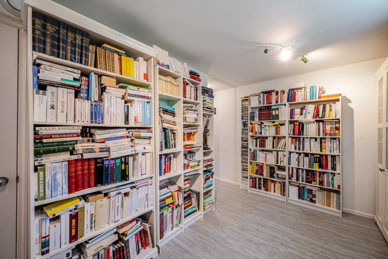 Bibliothèque — 125 Rue Paradis, La Prairie