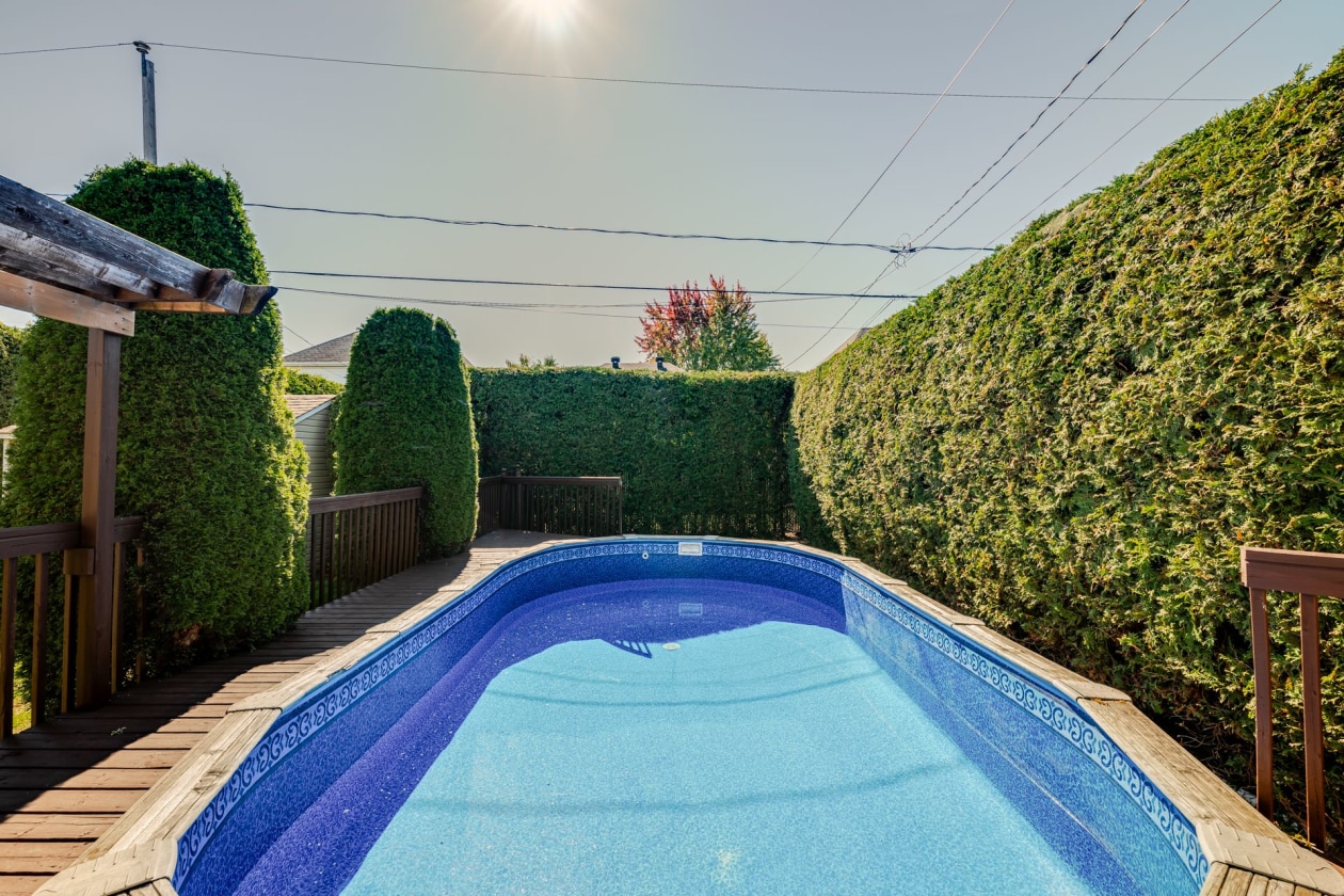 Piscine — 125 Rue Paradis, La Prairie