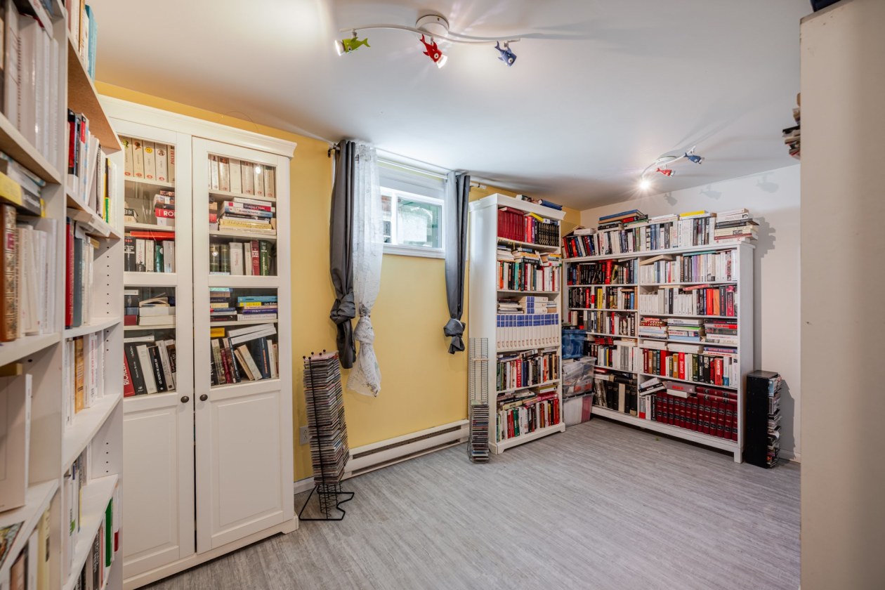 Bibliothèque — 125 Rue Paradis, La Prairie