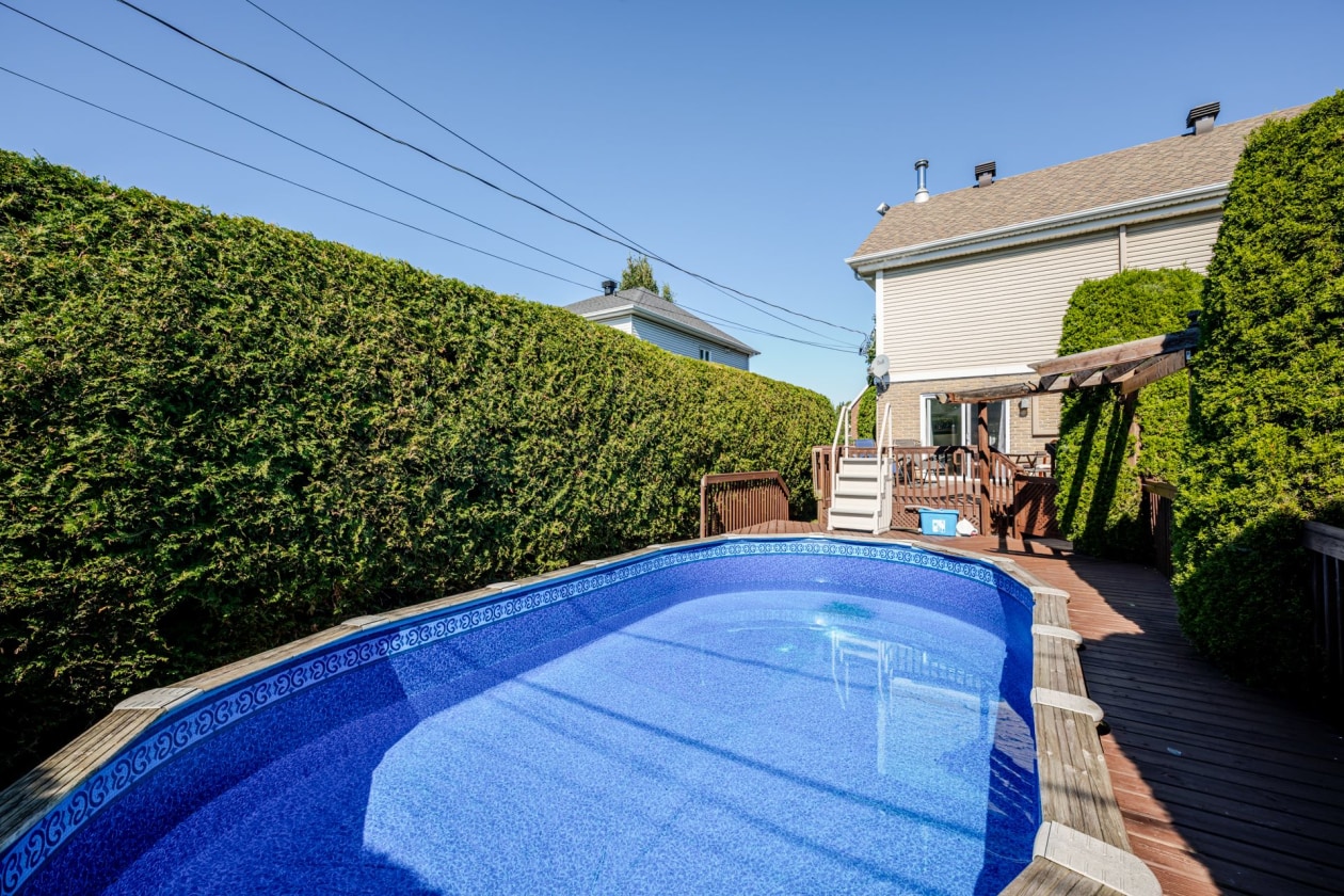 Piscine — 125 Rue Paradis, La Prairie