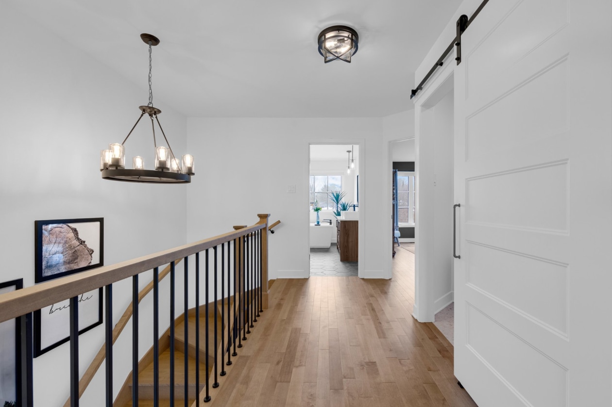 Corridor — 10878 Rue du Caribou, Mirabel