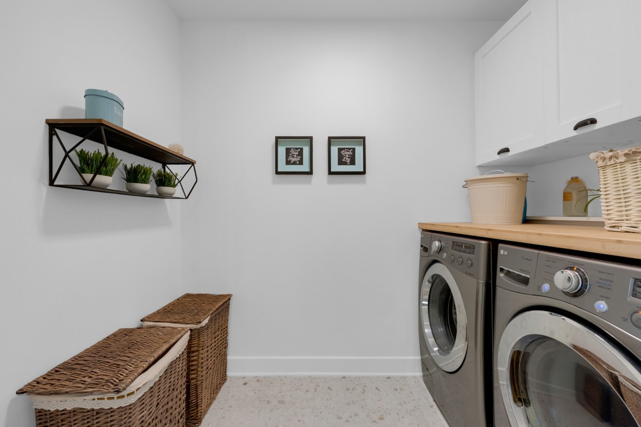 Salle de lavage — 10878 Rue du Caribou, Mirabel