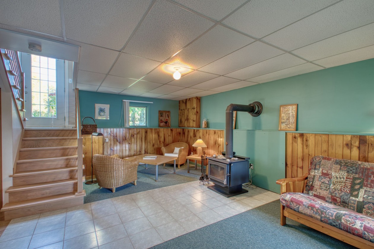 Salle familiale — 48 Rue des Sapins, Austin