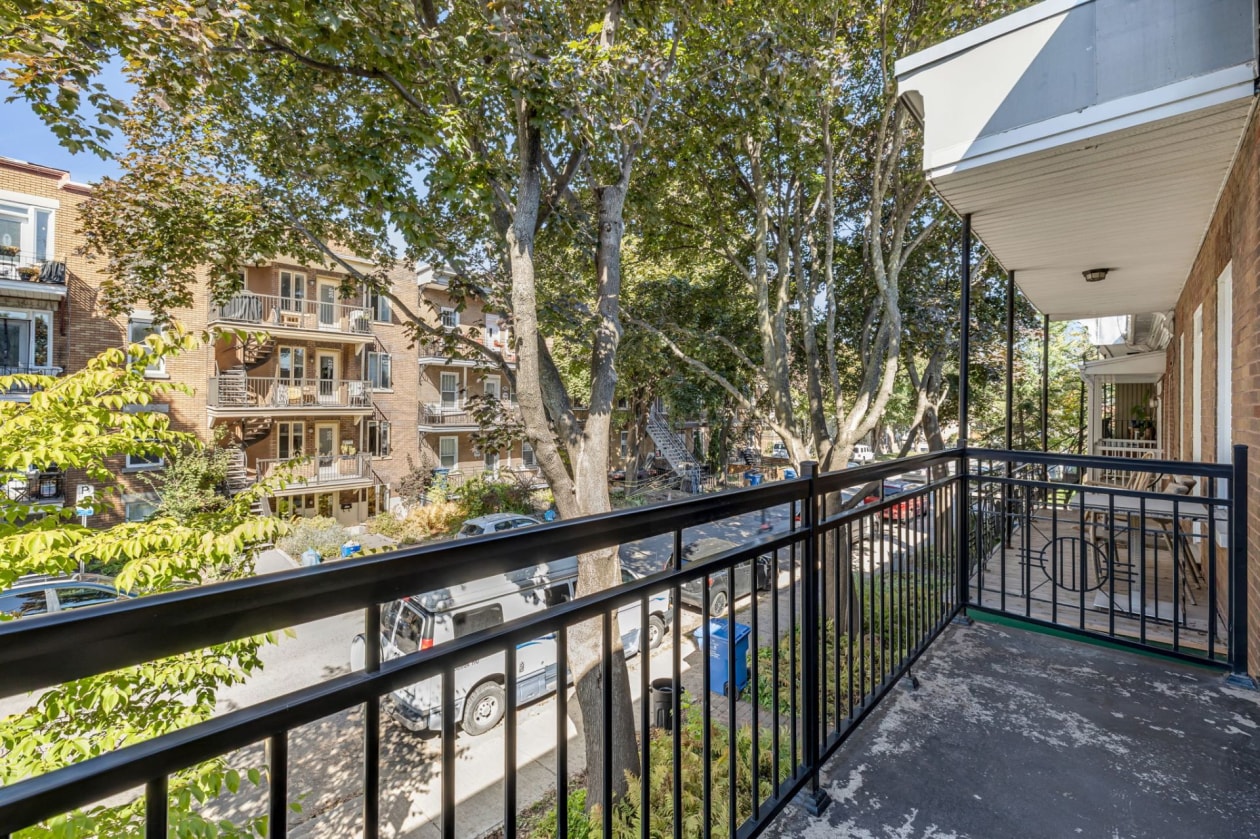 Balcon — 354 9e Rue, Québec
