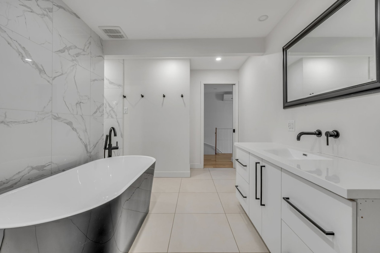 Salle de bains — 354 9e Rue, Québec