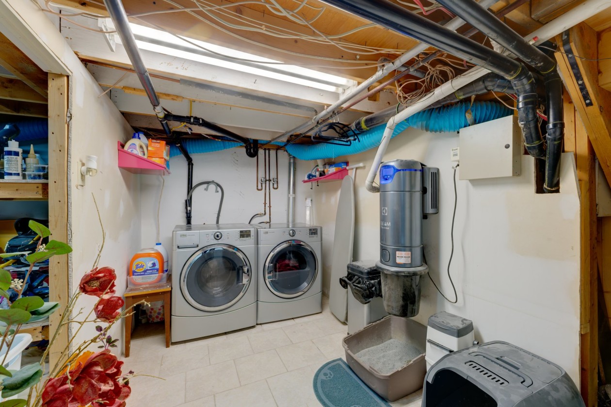 Salle de lavage — 3337 Rue Ovila-Hamel, Longueuil