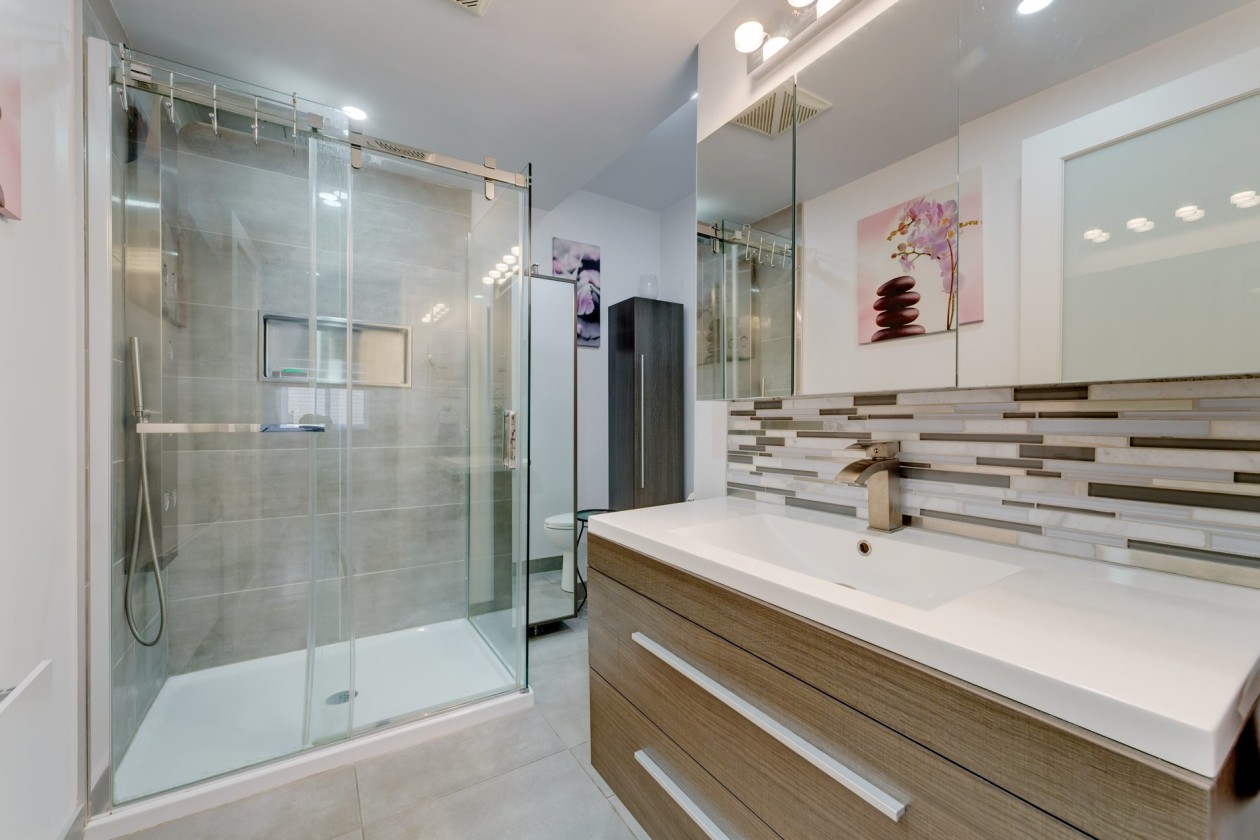 Salle de bains — 3337 Rue Ovila-Hamel, Longueuil