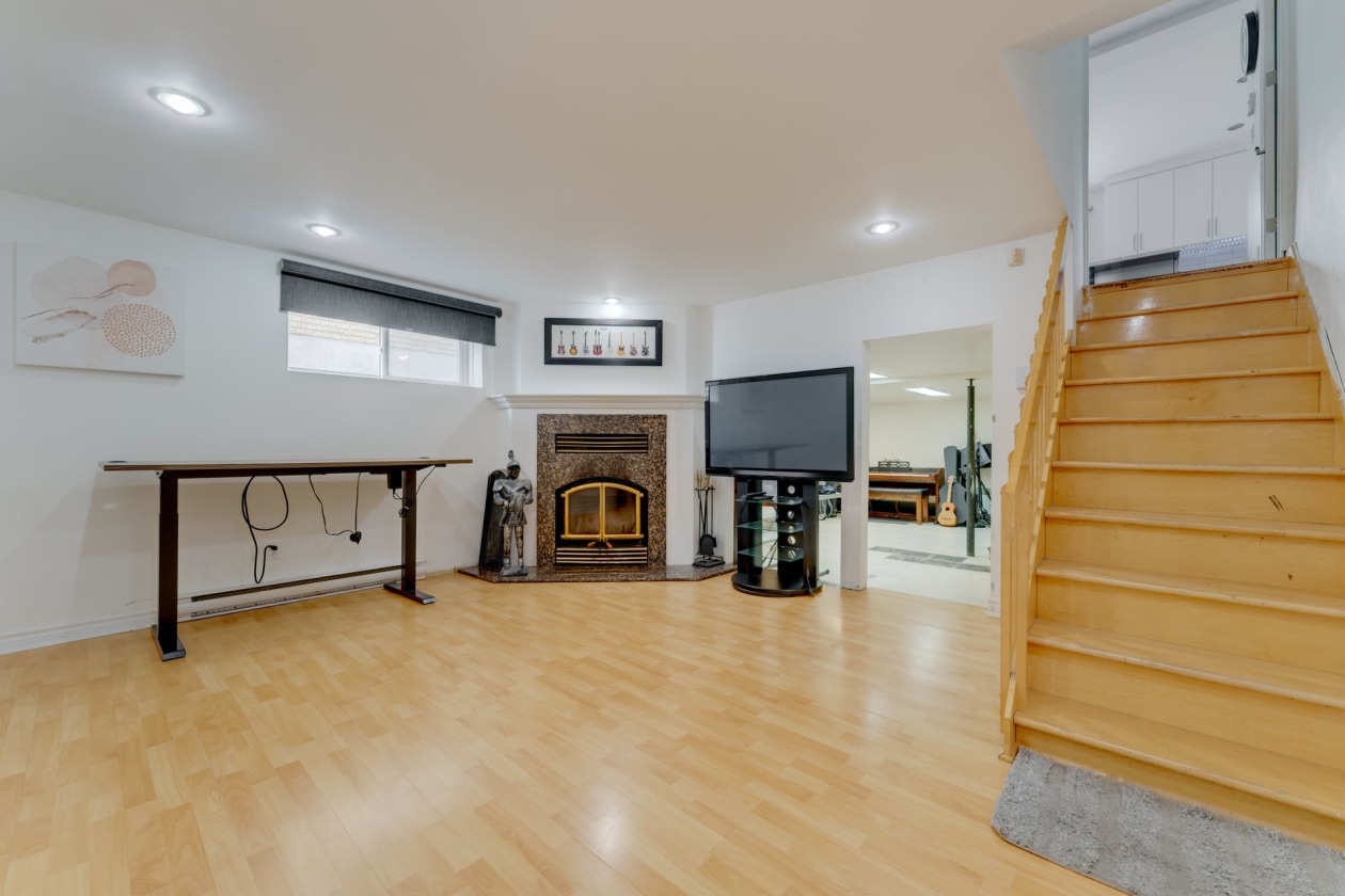 Salle familiale — 3337 Rue Ovila-Hamel, Longueuil