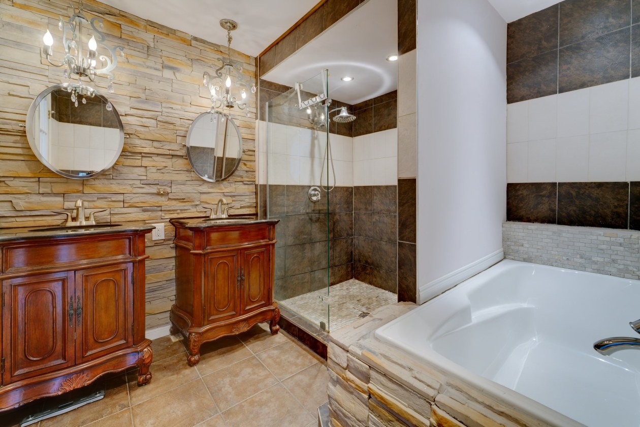 Salle de bains — 3337 Rue Ovila-Hamel, Longueuil