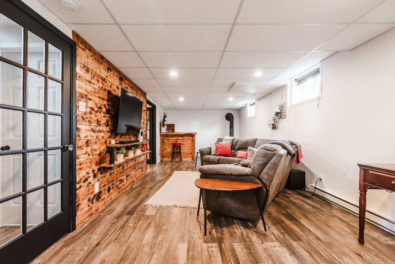 Salle familiale — 567 Rue Palardy, Contrecoeur