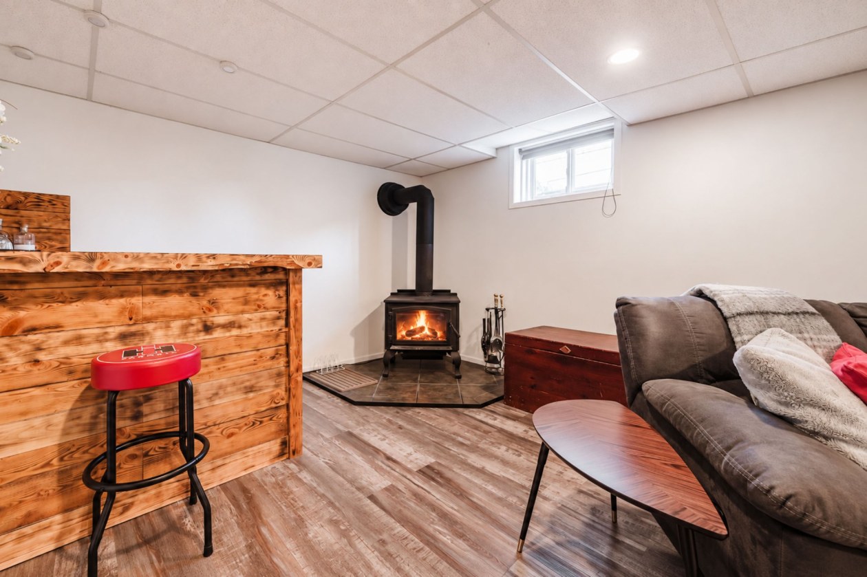 Salle familiale — 567 Rue Palardy, Contrecoeur
