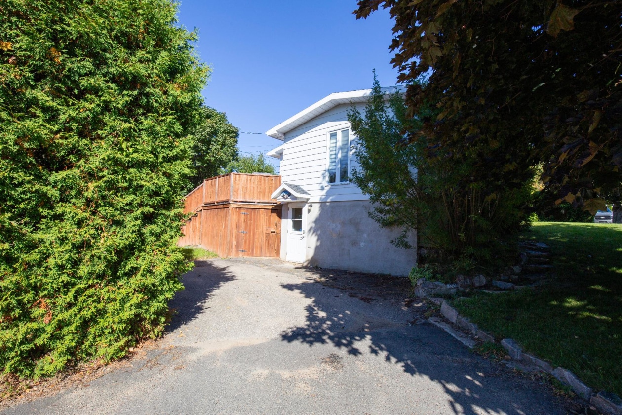 Entrée extérieure — 165 Rue Pierre-Bouliane, La Malbaie