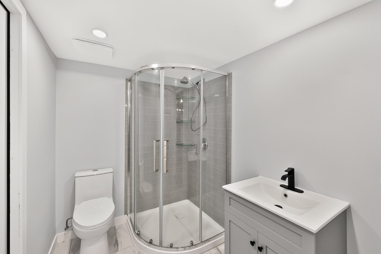 Salle de bains — 697 Rue Bran, Saint-Jérôme