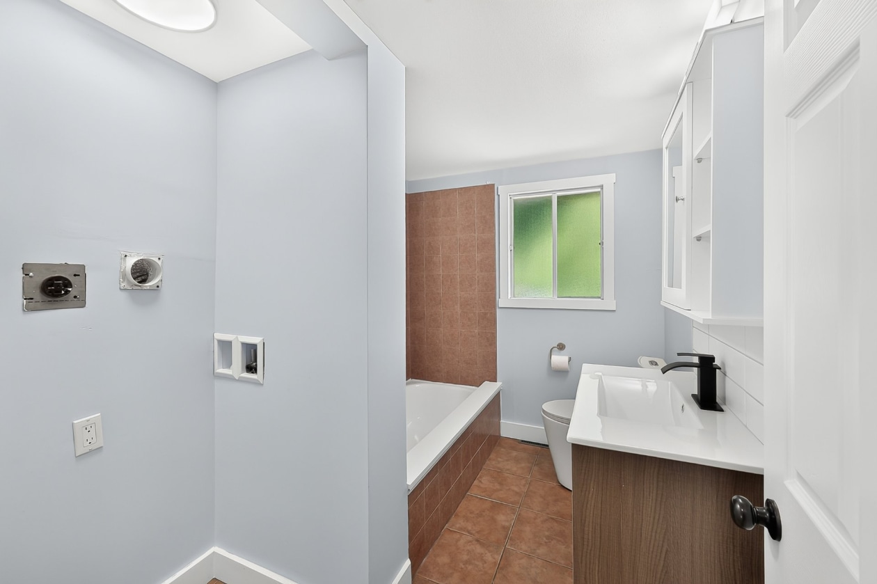 Salle de bains — 697 Rue Bran, Saint-Jérôme