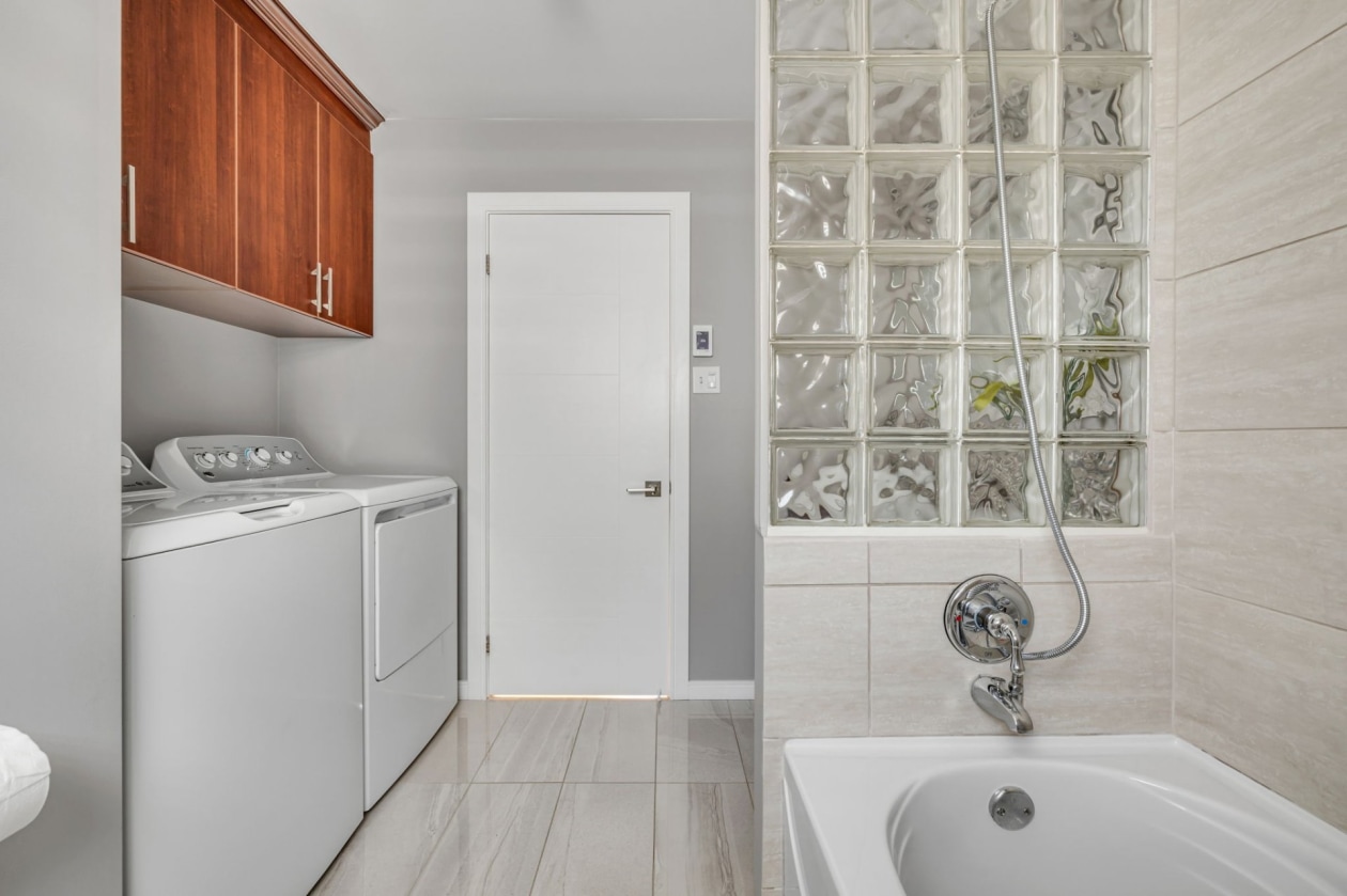 Salle de bains — 601 - 603 Rue Anick, Québec