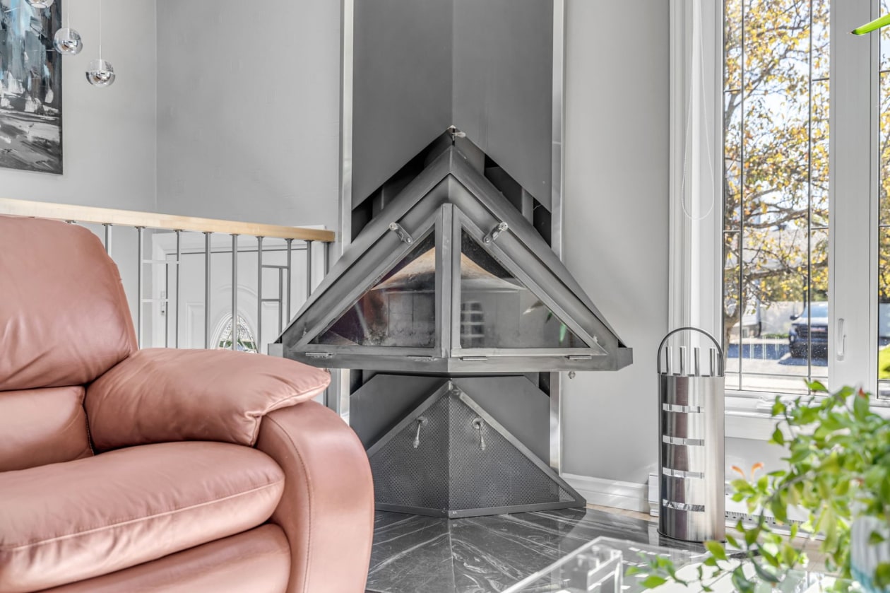 Salon — 601 - 603 Rue Anick, Québec