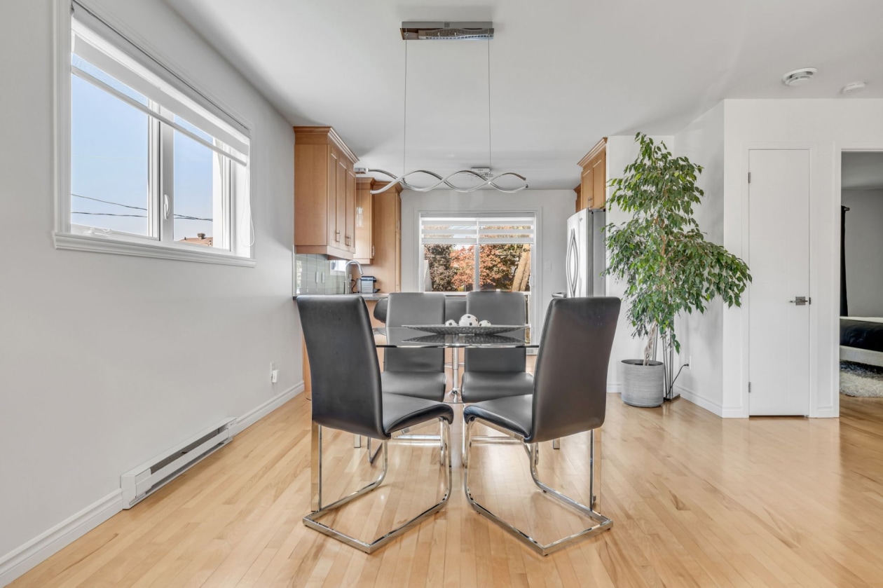 Salle à manger — 601 - 603 Rue Anick, Québec