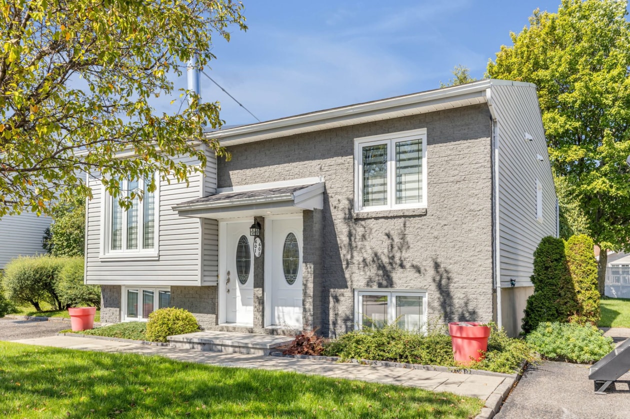Façade — 601 - 603 Rue Anick, Québec