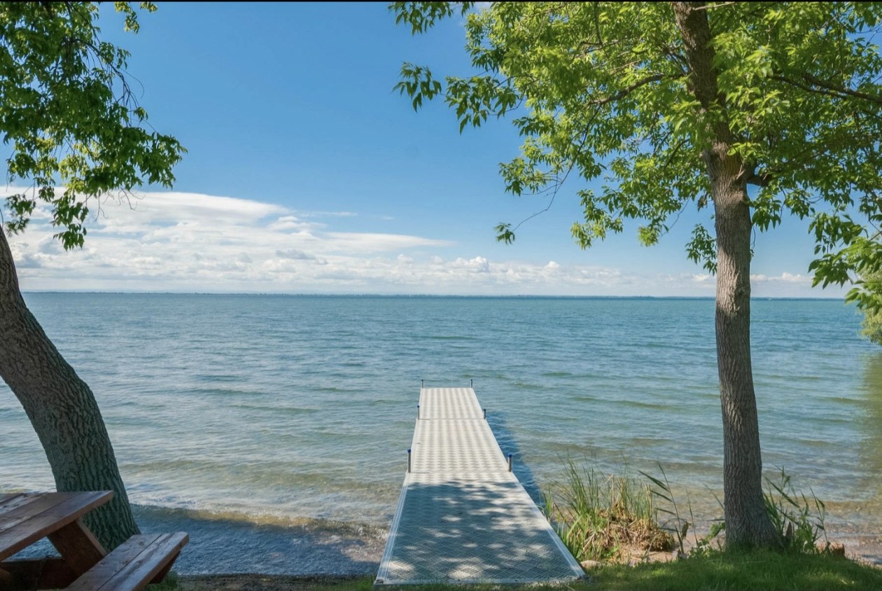 Accès au plan d'eau — 121-170 Rue Principale, Saint-Zotique
