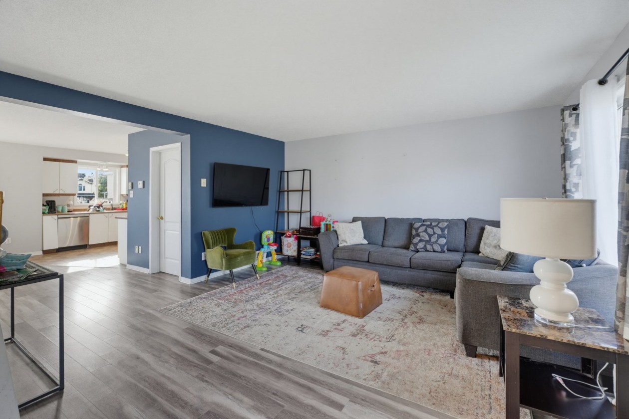 Salon — 703 Rue A.-Gibeault, Gatineau