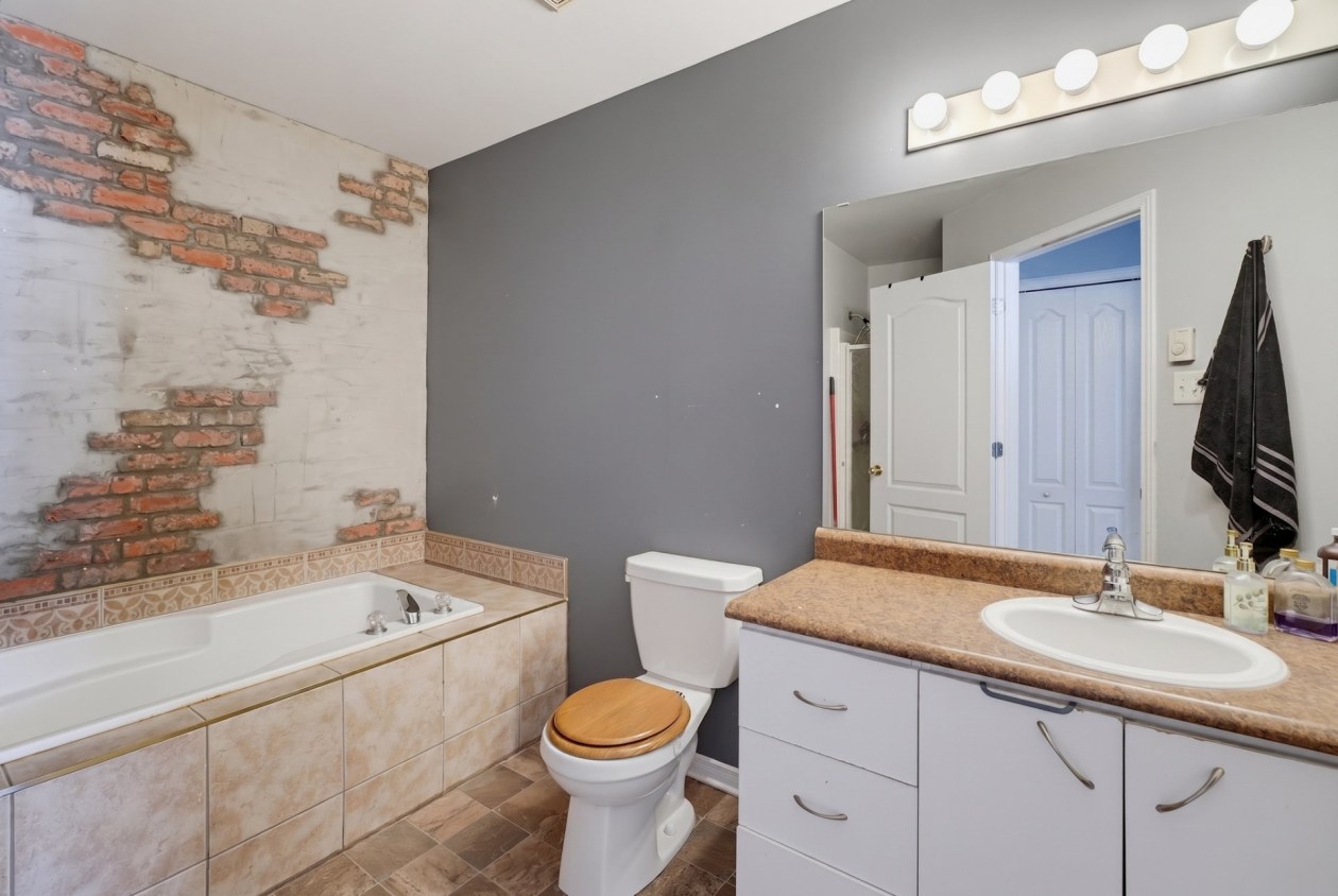 Salle de bains — 703 Rue A.-Gibeault, Gatineau