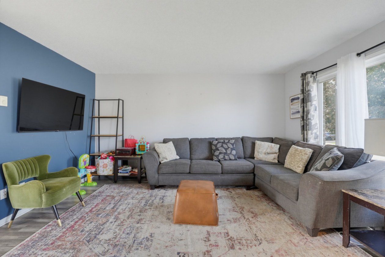 Salon — 703 Rue A.-Gibeault, Gatineau