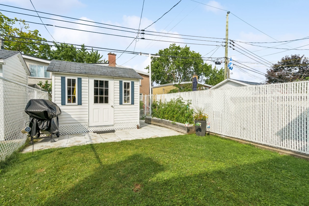Remise — 11560 Av. des Violettes, Montréal